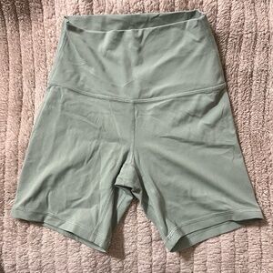 Lululemon Women's Willow Leaf Biker Shorts size 4
